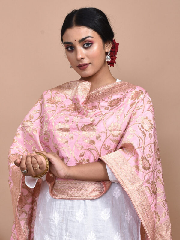 Peach Floral Banarasi Dupatta - Image 4