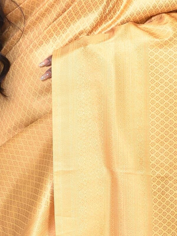 Golden Semi Silk Kanjeevaram Saree - Image 3