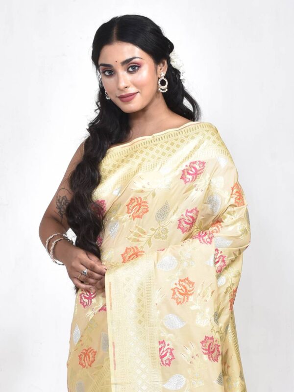 Off White Banaras Tilfi Minakari Saree - Image 6