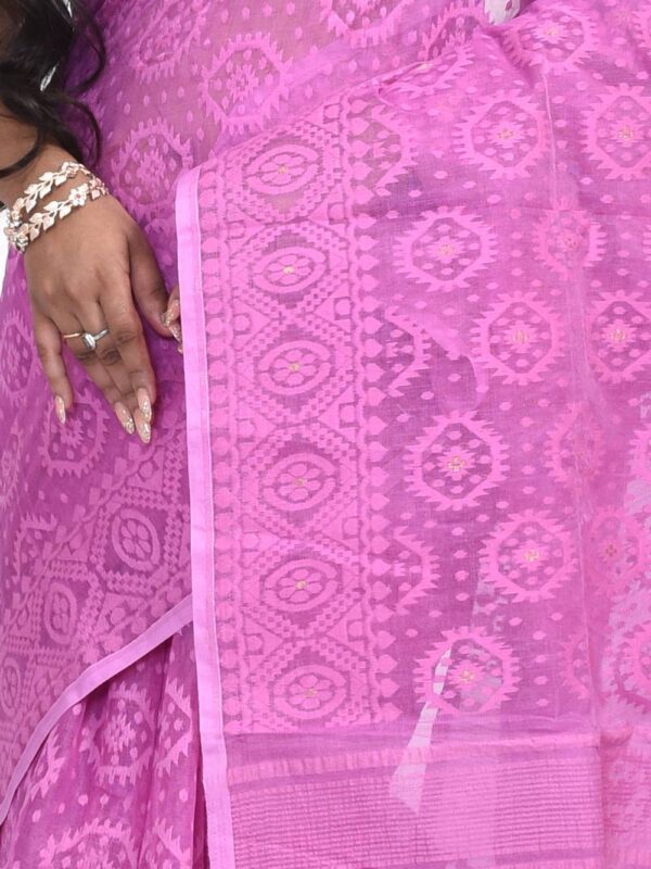 Mauve Cotton Dhakai Jamdani Saree - Image 3