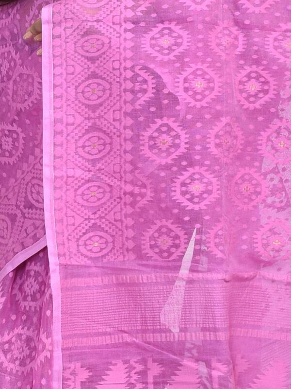 Mauve Cotton Dhakai Jamdani Saree - Image 5