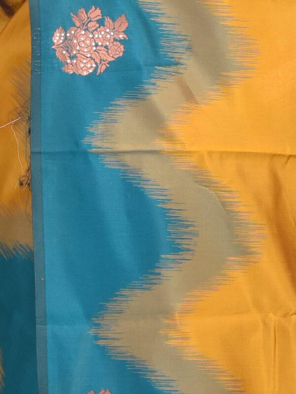 Golden Semi Silk Kanjeevaram Saree - Image 5