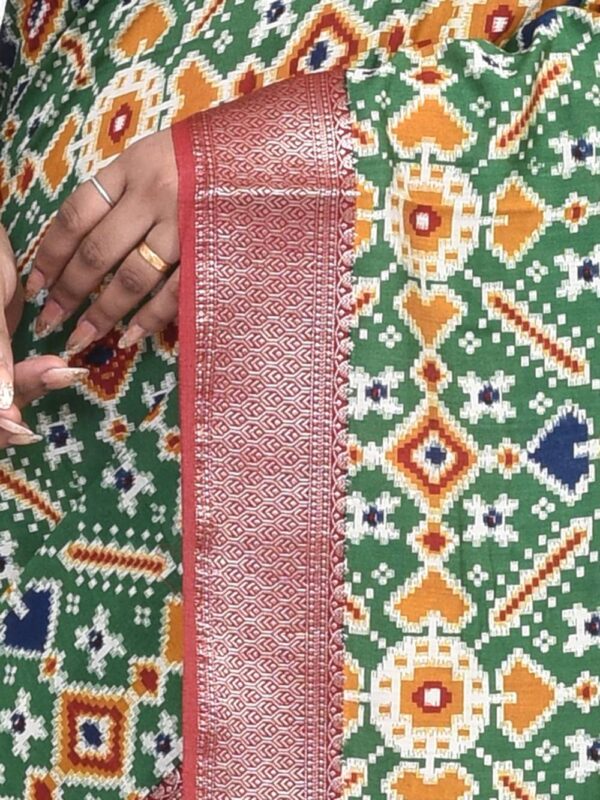 Forest Green Linen Silk Saree - Image 3