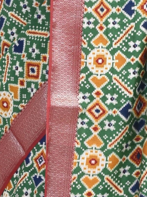 Forest Green Linen Silk Saree - Image 5
