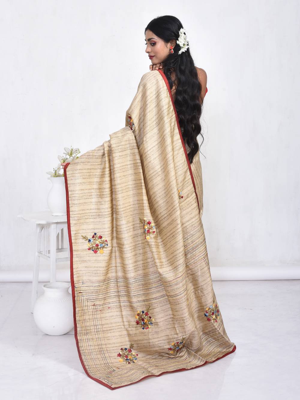 Cream Semi Tussar Hand Embroidered Saree - Image 2