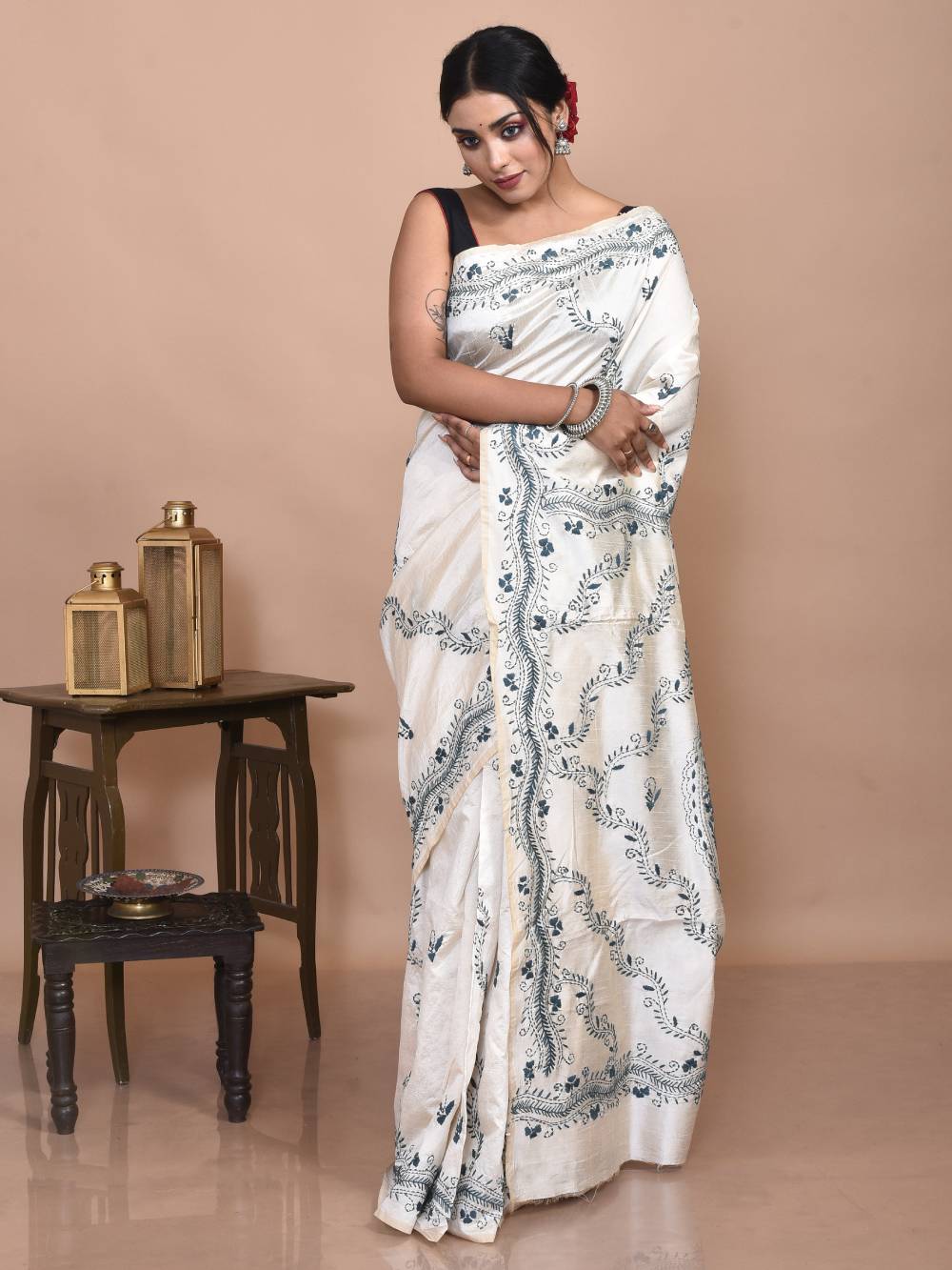 Off White Semi Tussar Kantha Stitch Saree