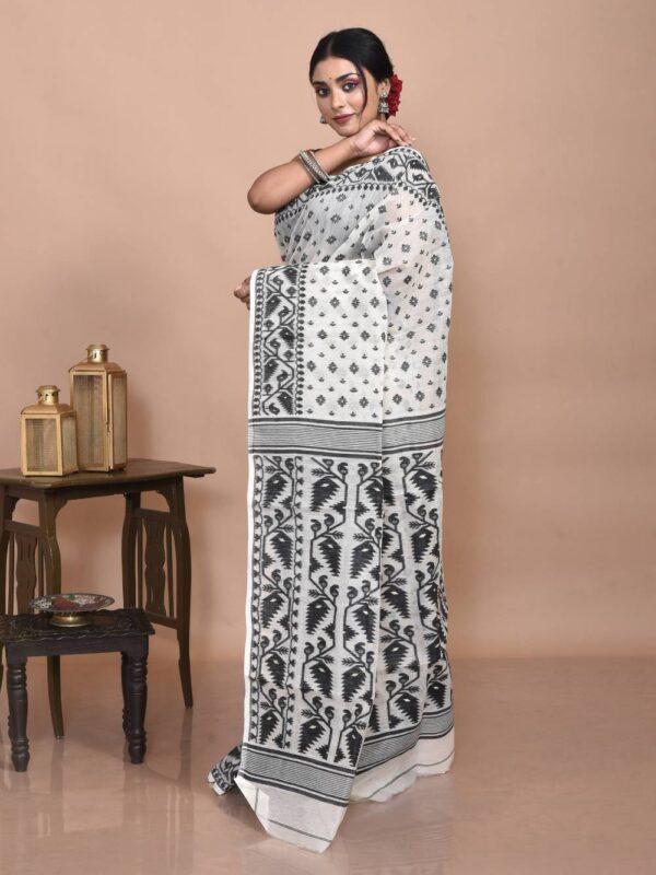 White Cotton Dhakai Jamdani Saree - Image 4