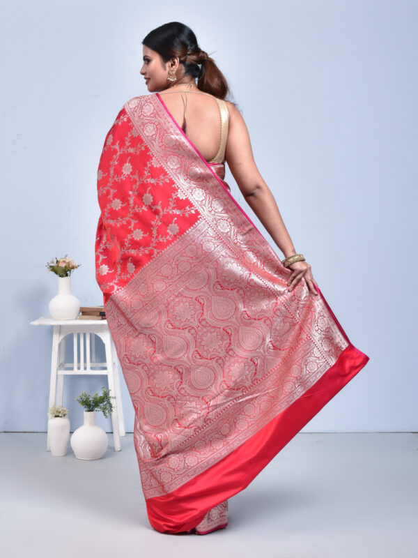 Red Floral Jaal Design Banaras Katan Satin Silk Saree - Image 2