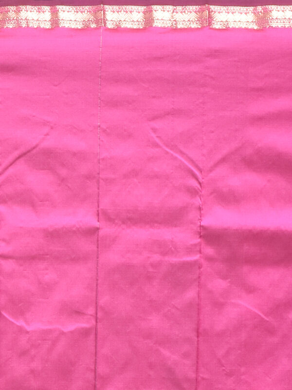 Fuchsia Pink Hand Woven Kanjeevaram Silk Saree - Image 7