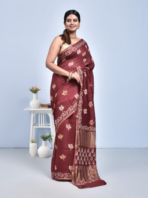Maroon Maple Leaf Design Block Printed Maheshwari Semi Silk Saree - Image 3