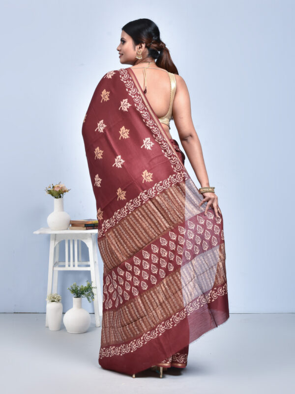Maroon Maple Leaf Design Block Printed Maheshwari Semi Silk Saree - Image 2