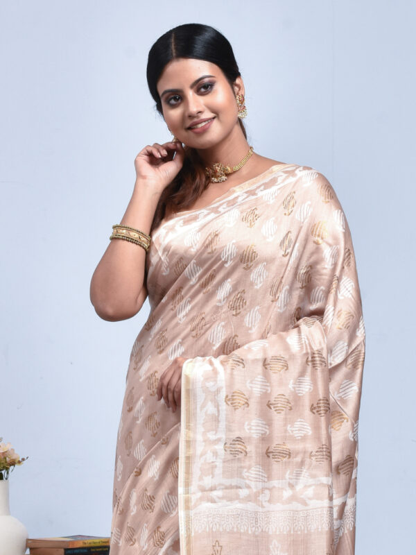 Cream Kolki Design Block Printed Maheshwari Semi Silk Saree - Image 5