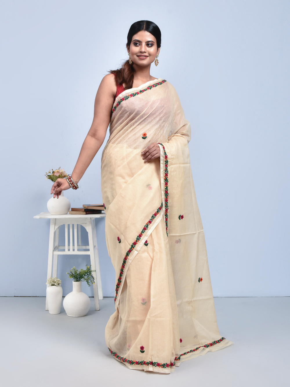 Beige Semi Ghicha Floral Hand Embroidered Saree - Image 3