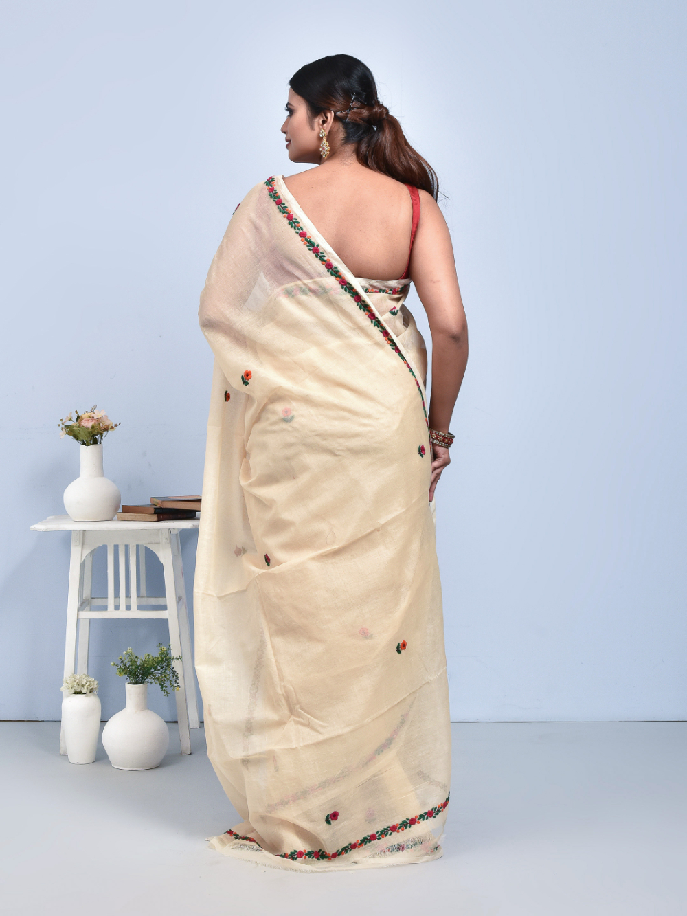 Beige Semi Ghicha Floral Hand Embroidered Saree - Image 2
