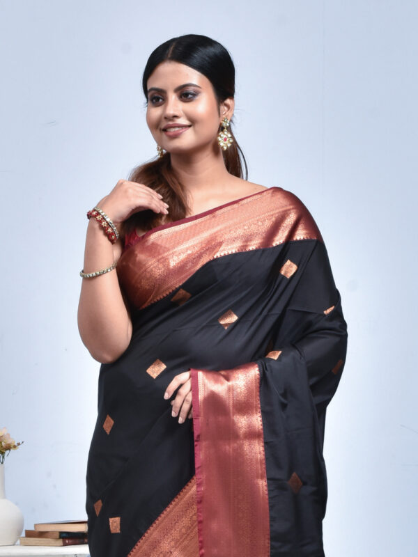 Black Hand Woven Kanjeevaram Silk Saree with Maroon Border - Image 5