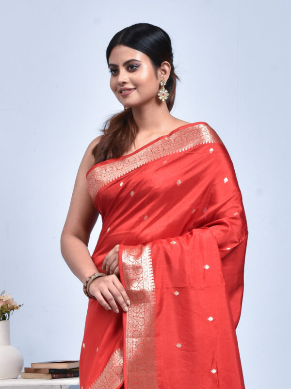 Red Butta Design Banaras Katan Silk Saree - Image 5