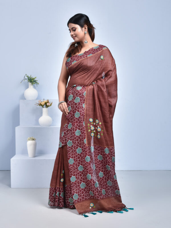 Maroon Floral Printed Semi Silk Saree - Image 4