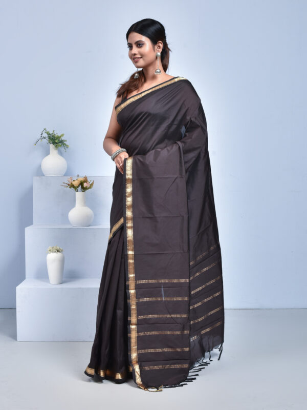 Black Hand Woven Kanjeevaram Silk Saree - Image 4