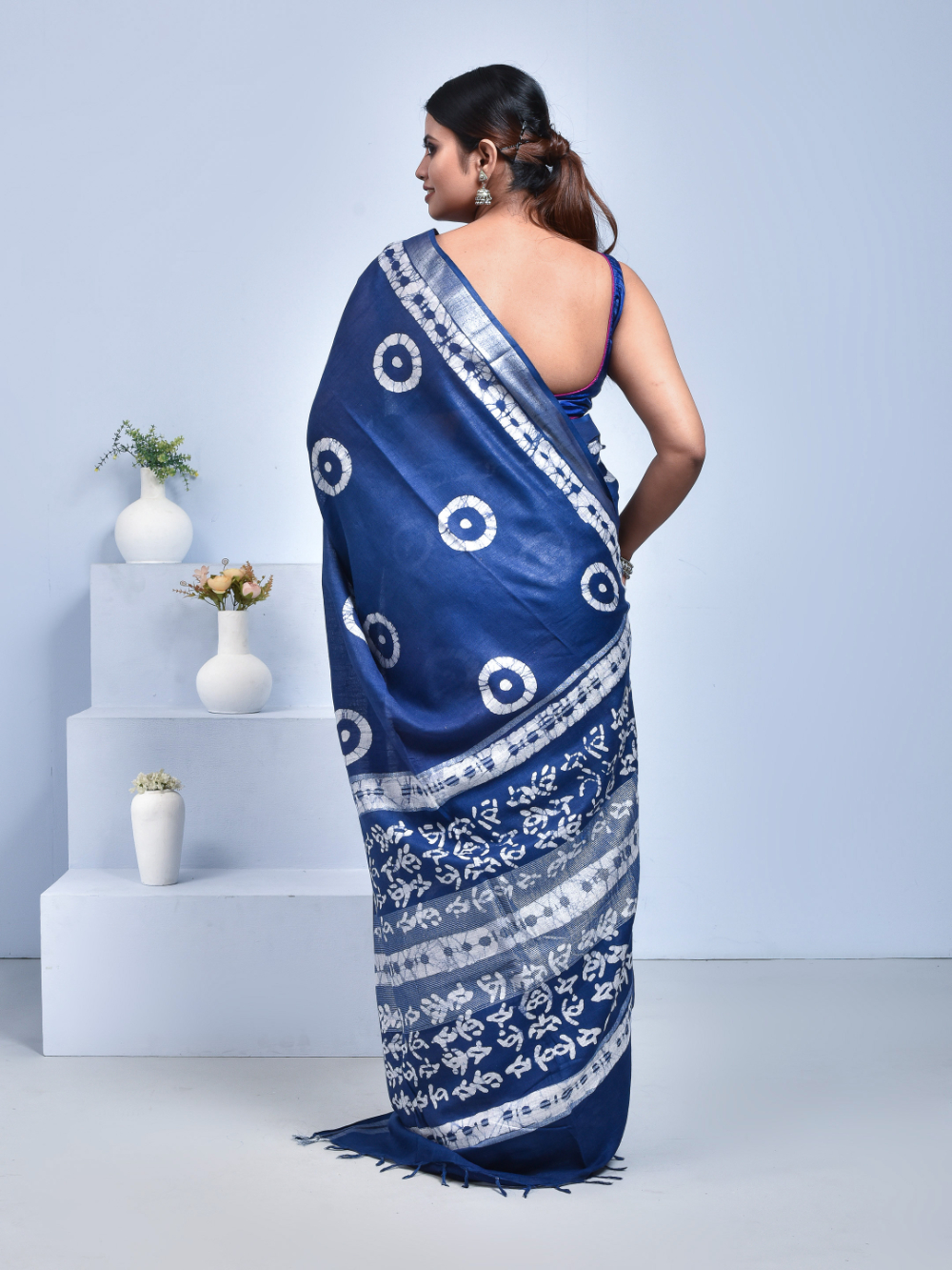 Navy Blue Batik Print Bhagalpur Linen Saree - Image 2