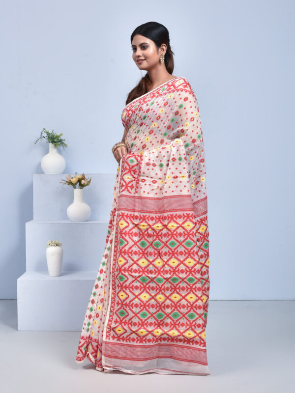 Red White Dhakai Muslin Saree - Image 4