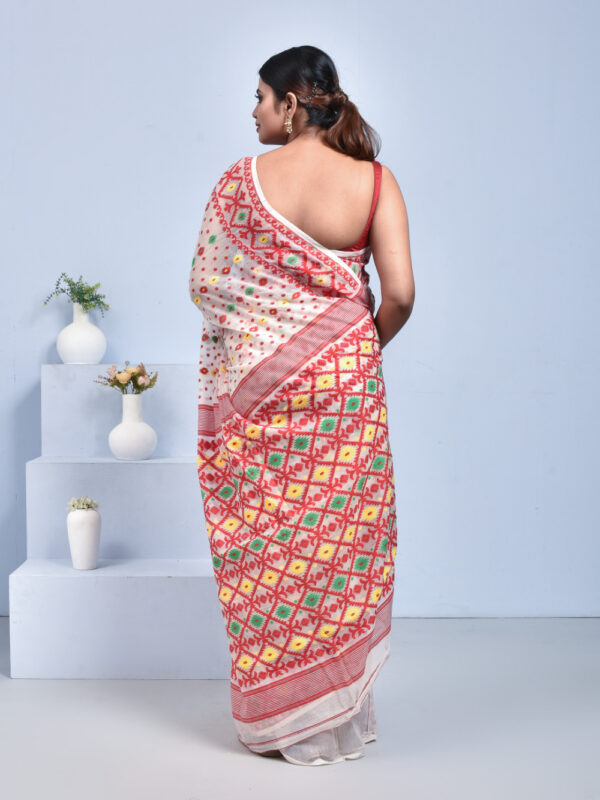 Red White Dhakai Muslin Saree - Image 2
