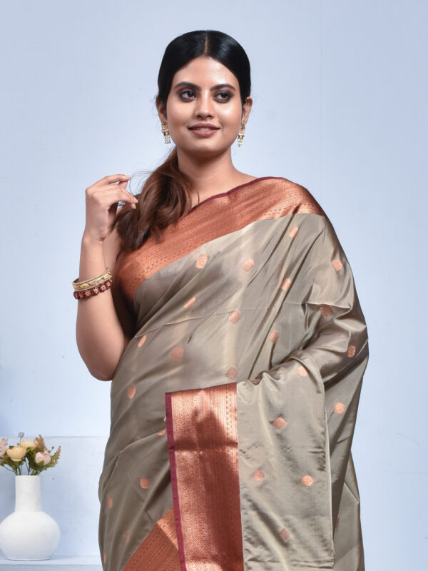 Gray Hand Woven Kanjeevaram Silk Saree with Brick Red Border - Image 5