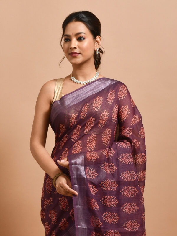 Maroon Floral Design Kanchipuram Linen Saree - Image 5